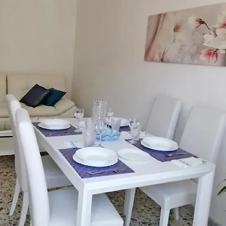 Bella Rita モンテロッソ・アル・マーレ